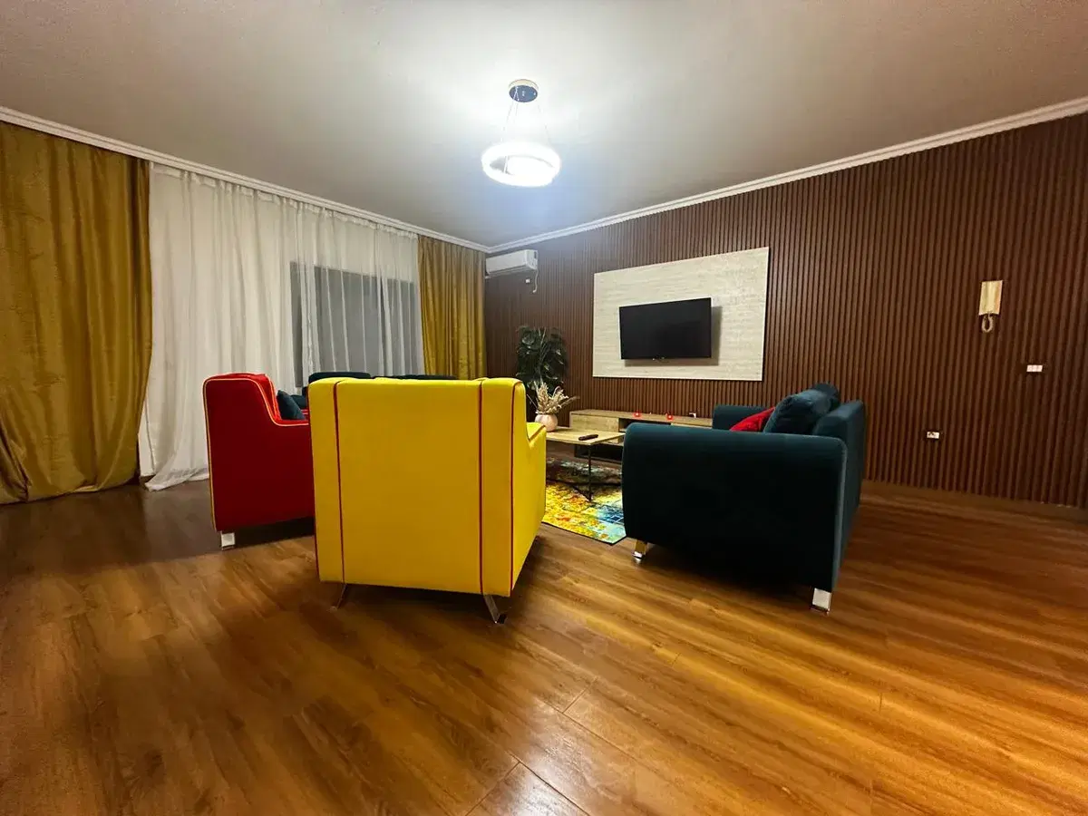 Apartament për qira në Myslym Shyri - 2