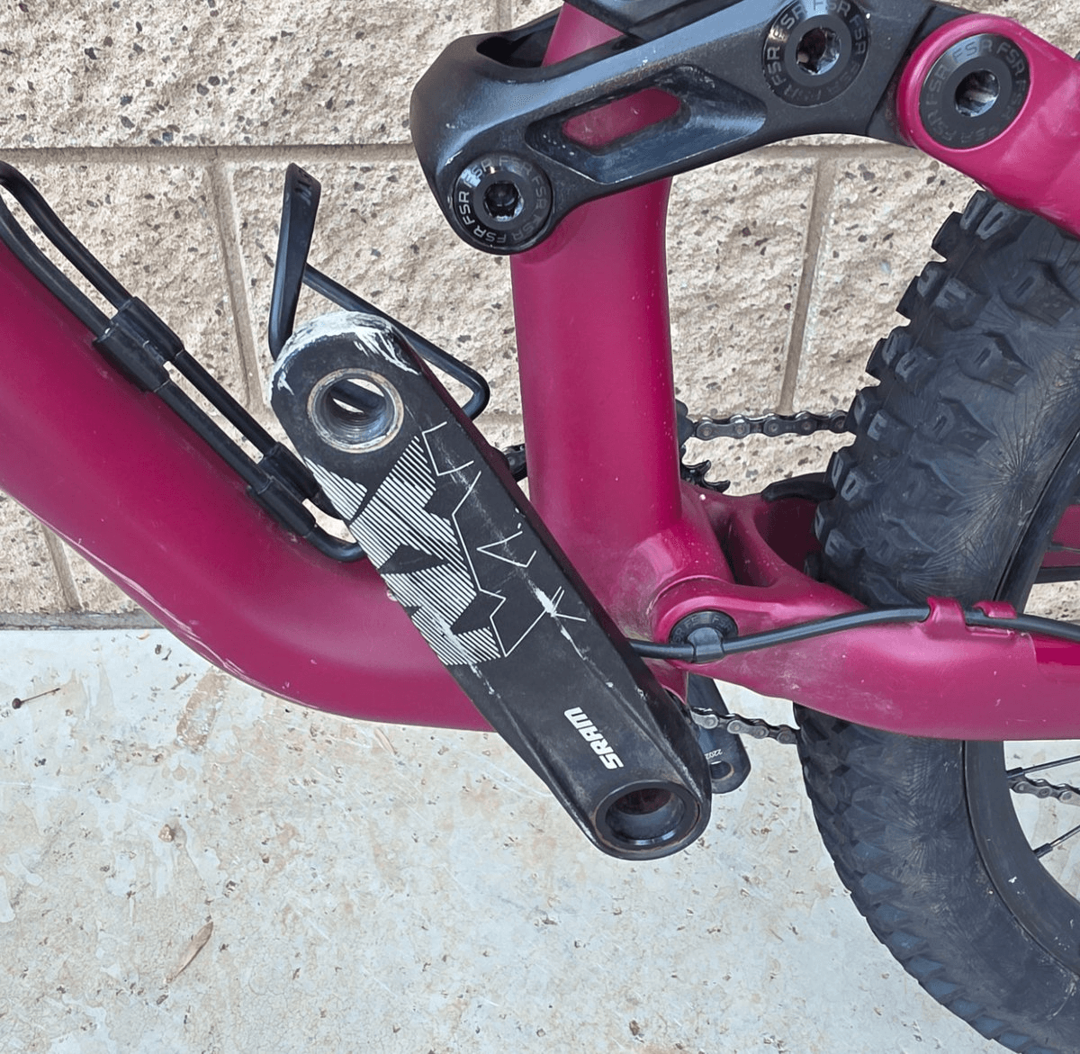 Biçiklete Specialized status 140 demo S5 - 1